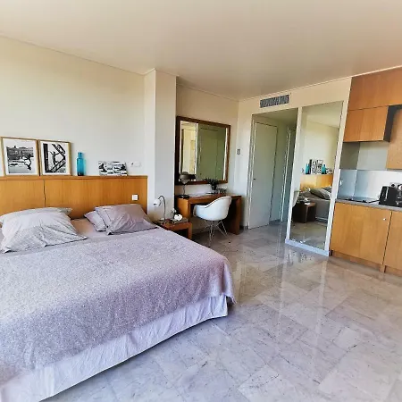 Le Grand Apartment *